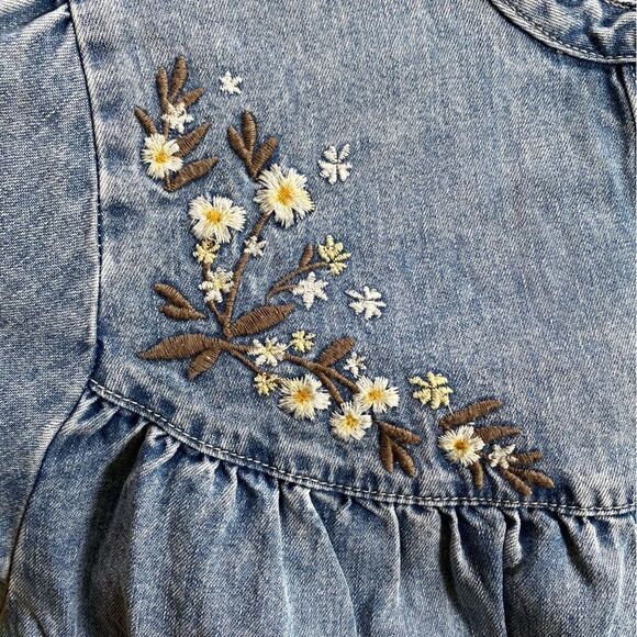 DRIFTWOOD Light Blue Denim Top embroidered peasant blouse chambray NWT M - Picture 7 of 8